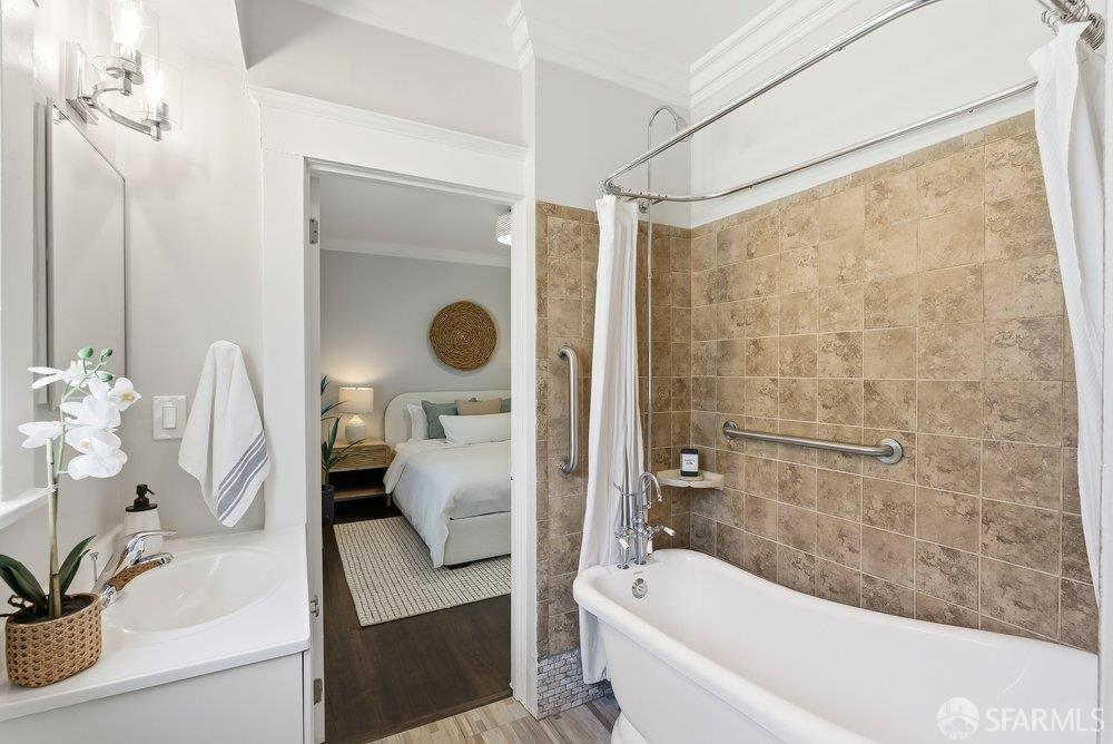 Detail Gallery Image 13 of 30 For 2040 Crosby Ave, Oakland,  CA 94601 - 4 Beds | 2 Baths