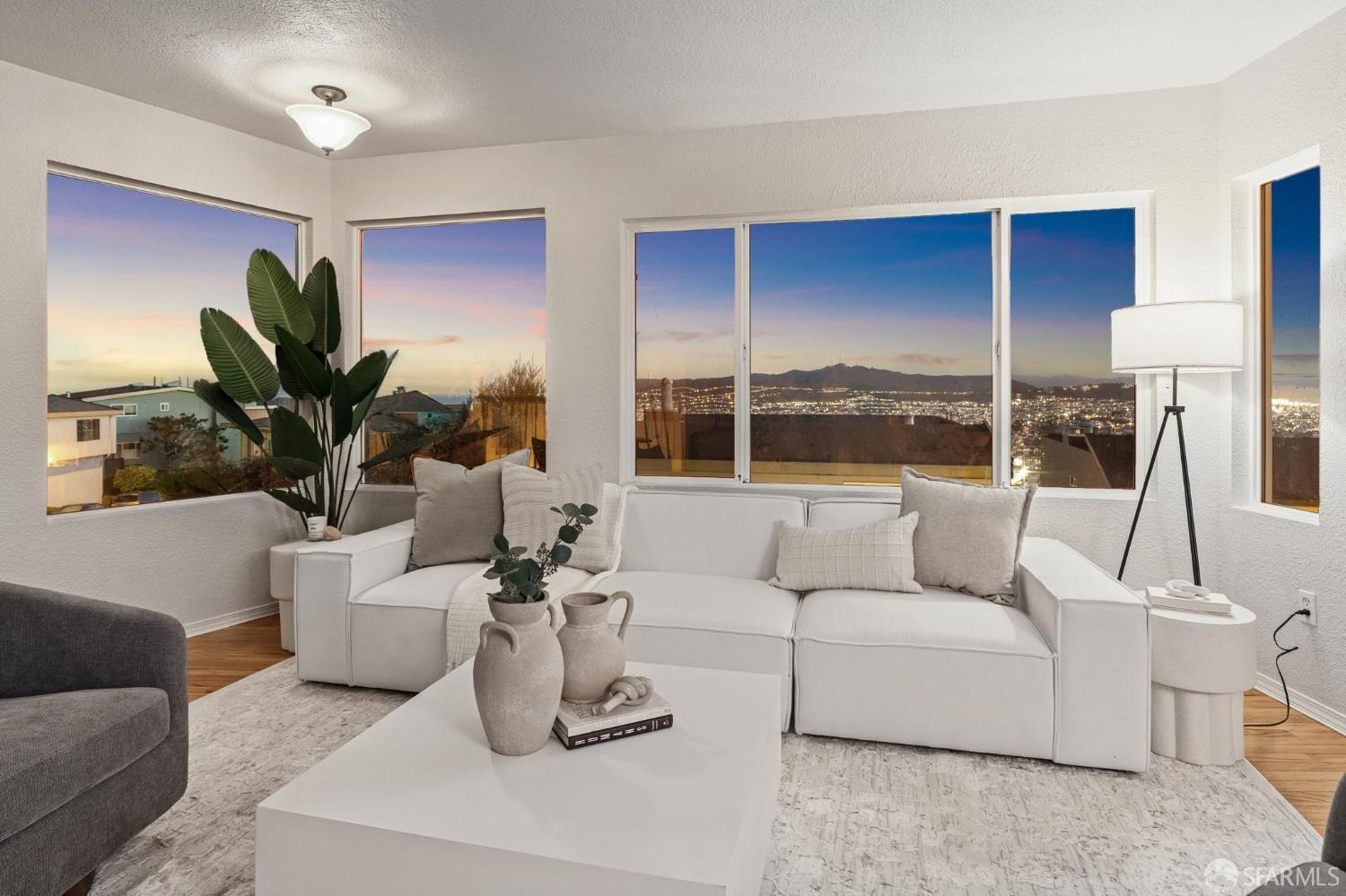 Detail Gallery Image 8 of 83 For 221 Cresta Vista Dr, San Francisco,  CA 94127 - 4 Beds | 3 Baths