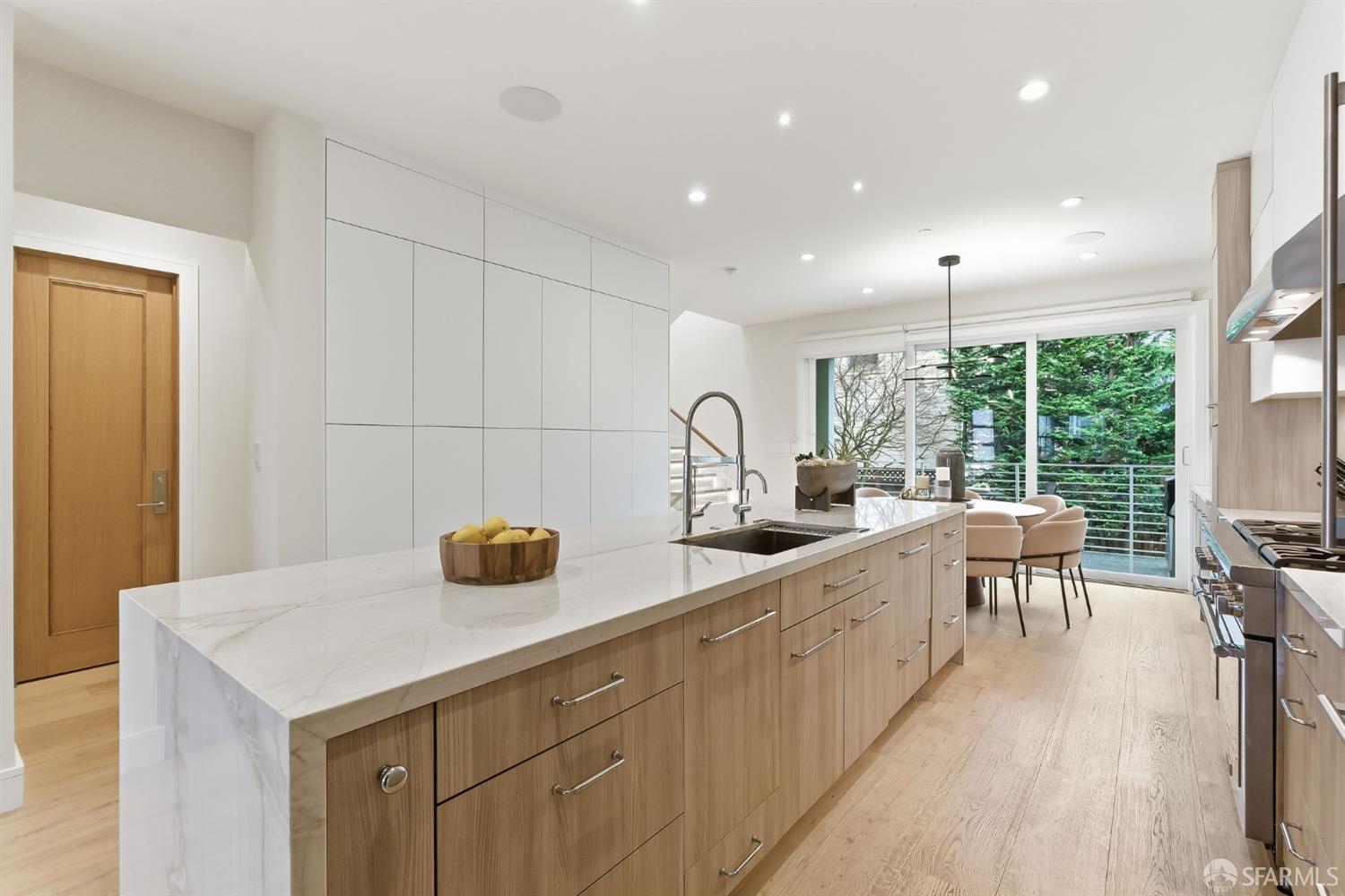 Detail Gallery Image 8 of 47 For Address Is Not Disclosed, San Francisco,  CA 94114 - 2 Beds | 4 Baths