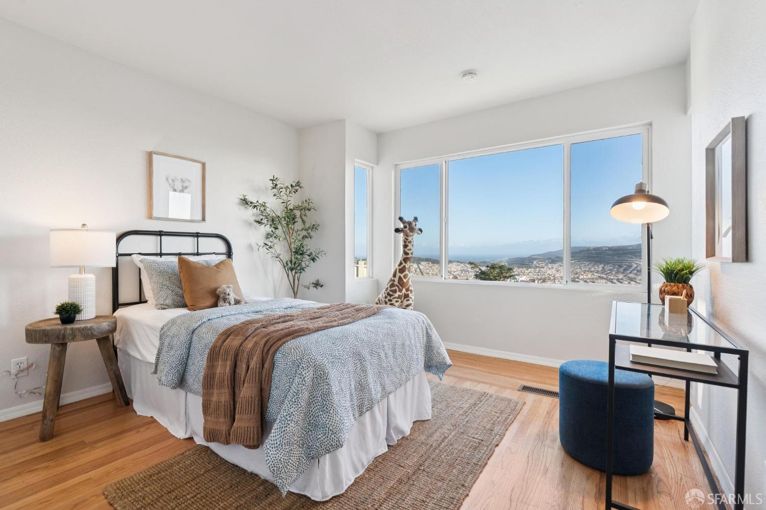 Detail Gallery Image 50 of 83 For 221 Cresta Vista Dr, San Francisco,  CA 94127 - 4 Beds | 3 Baths