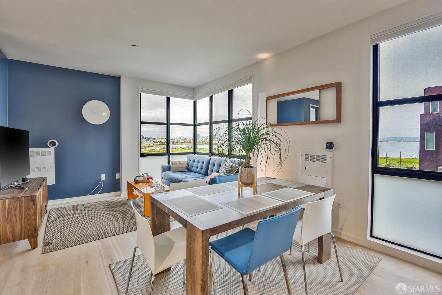 Detail Gallery Image 14 of 42 For 451 Donahue St, San Francisco,  CA 94124 - 2 Beds | 2 Baths