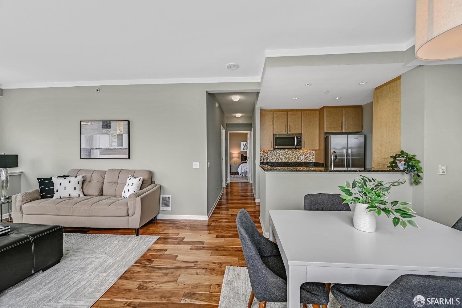 Detail Gallery Image 3 of 31 For 400 Beale St #2006,  San Francisco,  CA 94105 - 2 Beds | 1/1 Baths