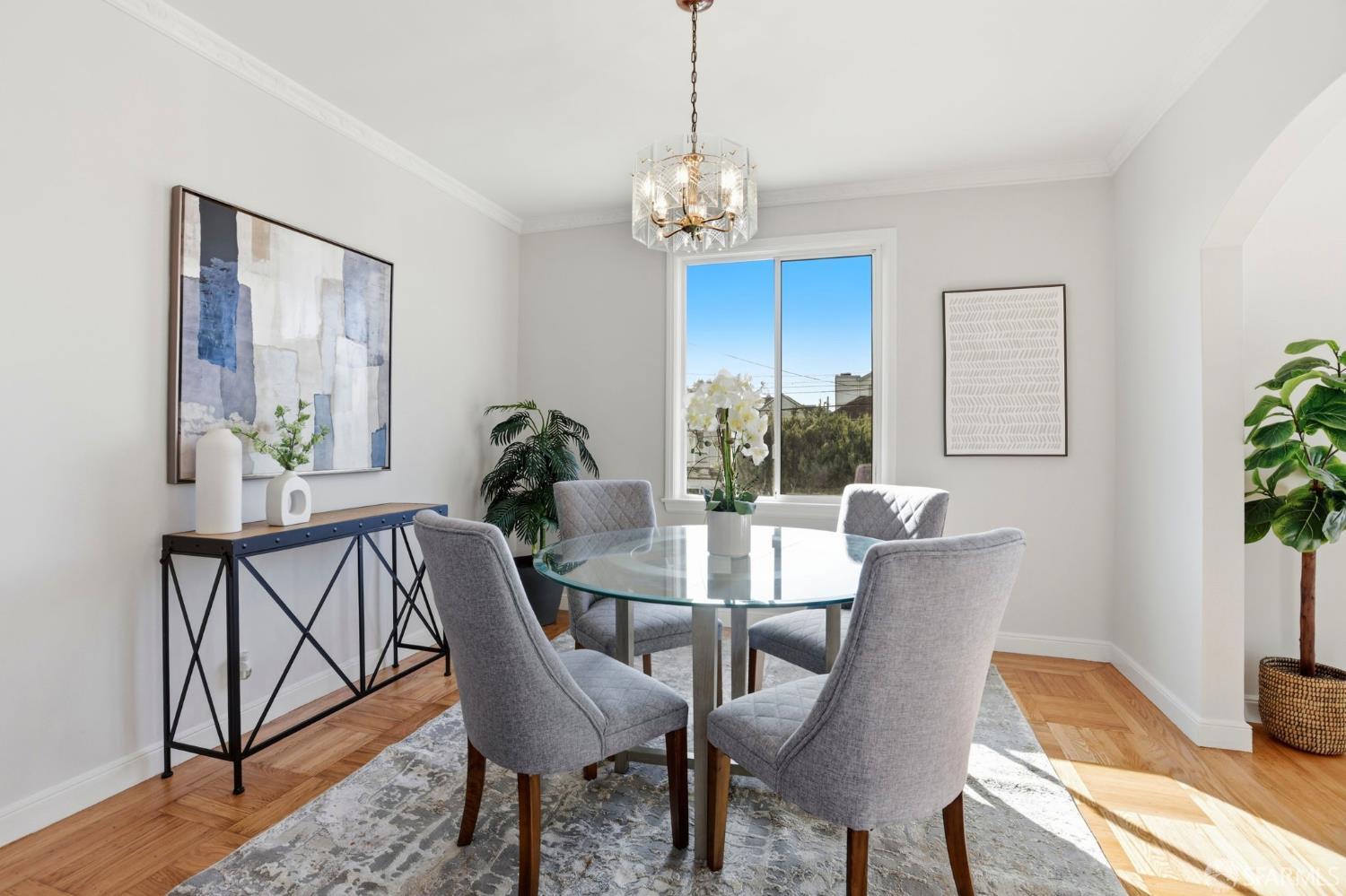 Detail Gallery Image 12 of 38 For 2442 44th Ave, San Francisco,  CA 94116 - 2 Beds | 1 Baths