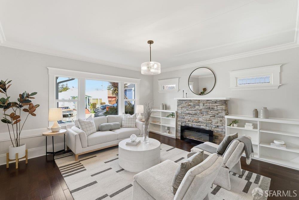 Detail Gallery Image 2 of 30 For 2040 Crosby Ave, Oakland,  CA 94601 - 4 Beds | 2 Baths