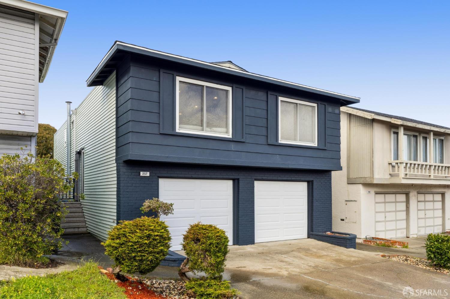 Detail Gallery Image 2 of 57 For 257 Hampshire Ct, Daly City,  CA 94015 - 5 Beds | 4 Baths