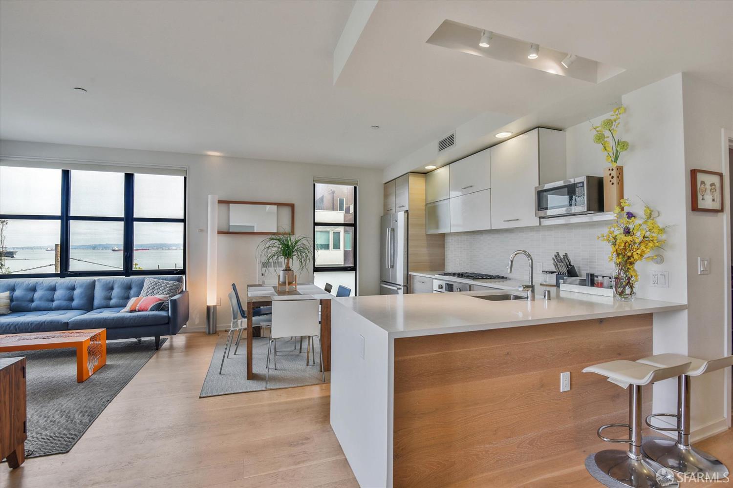 Detail Gallery Image 11 of 42 For 451 Donahue St, San Francisco,  CA 94124 - 2 Beds | 2 Baths