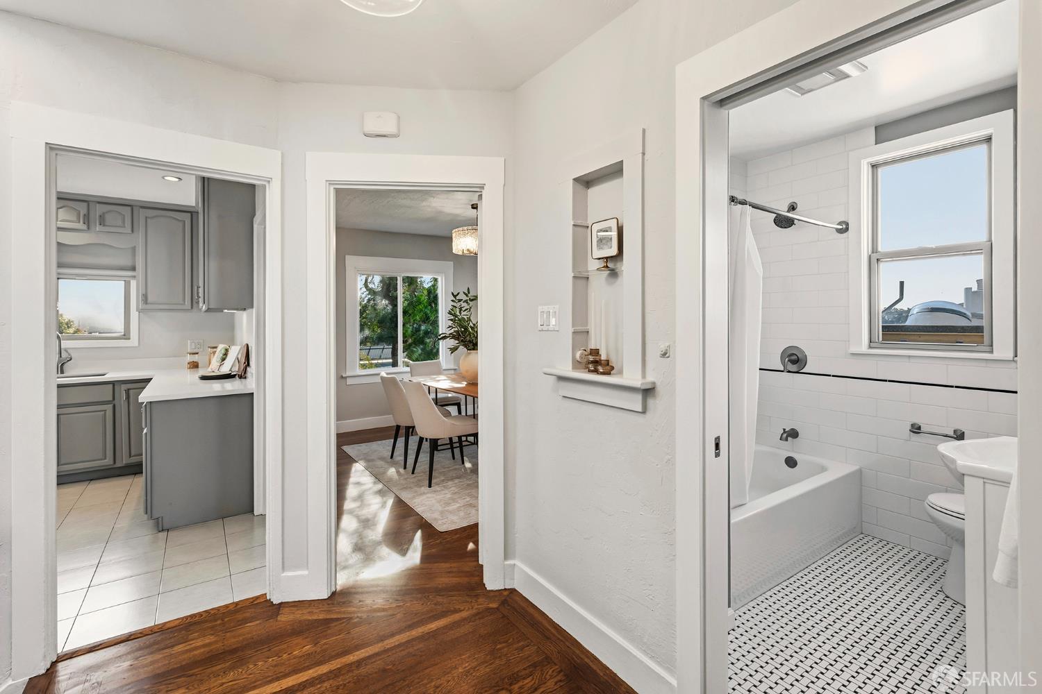 Detail Gallery Image 12 of 44 For 724 Excelsior Ave, San Francisco,  CA 94112 - 2 Beds | 2 Baths