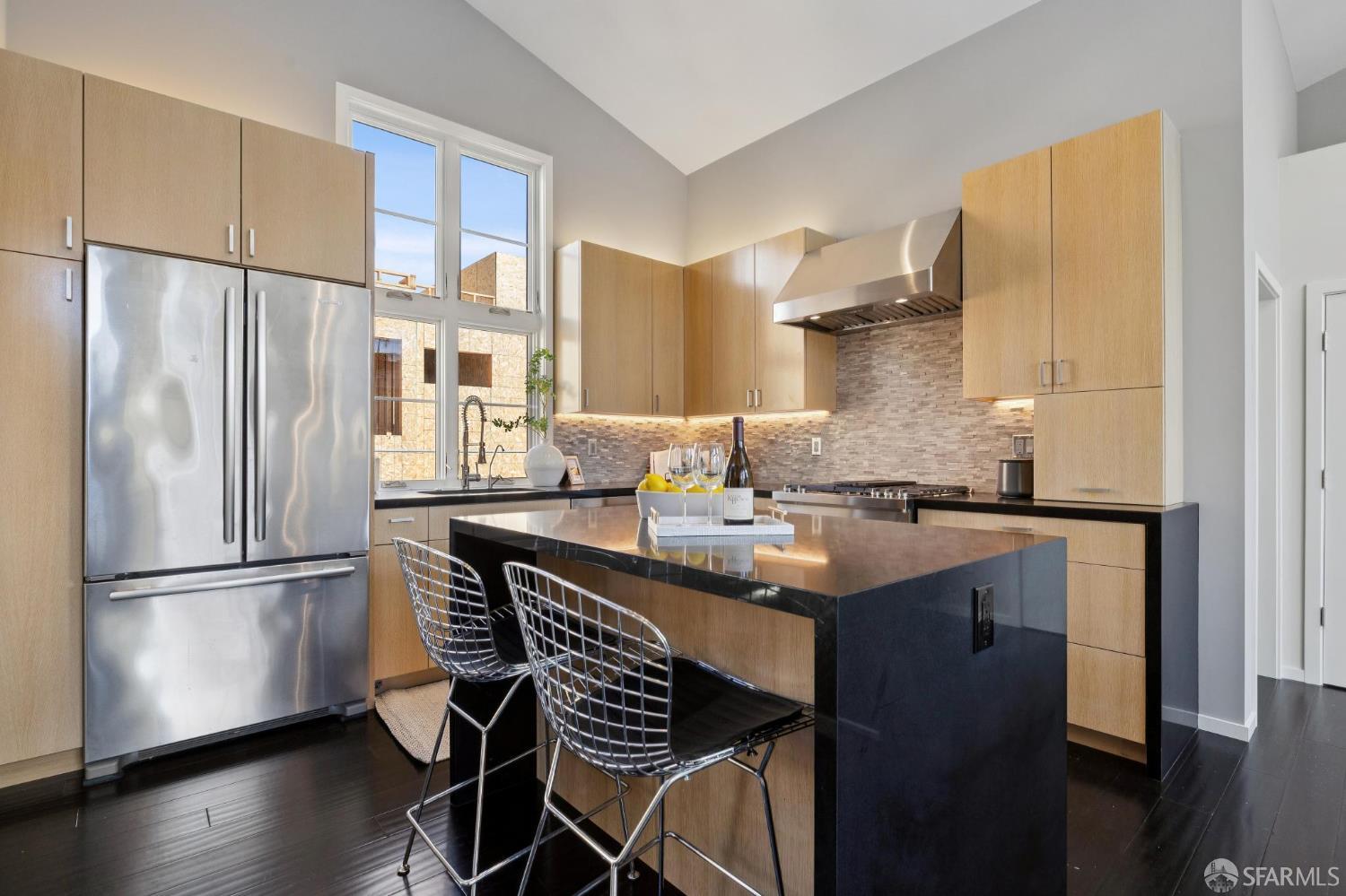 Detail Gallery Image 15 of 45 For 1536 Cherry St #B,  San Carlos,  CA 94070 - 3 Beds | 2/1 Baths