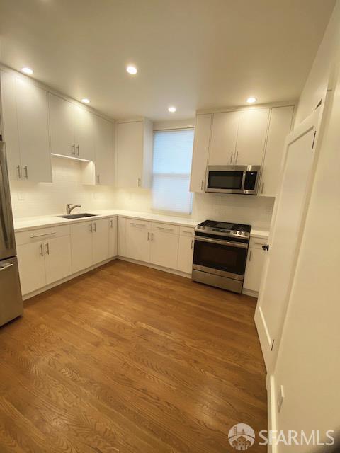 Detail Gallery Image 18 of 27 For 2385 18th Ave, San Francisco,  CA 94116 - 1 Beds | 1 Baths