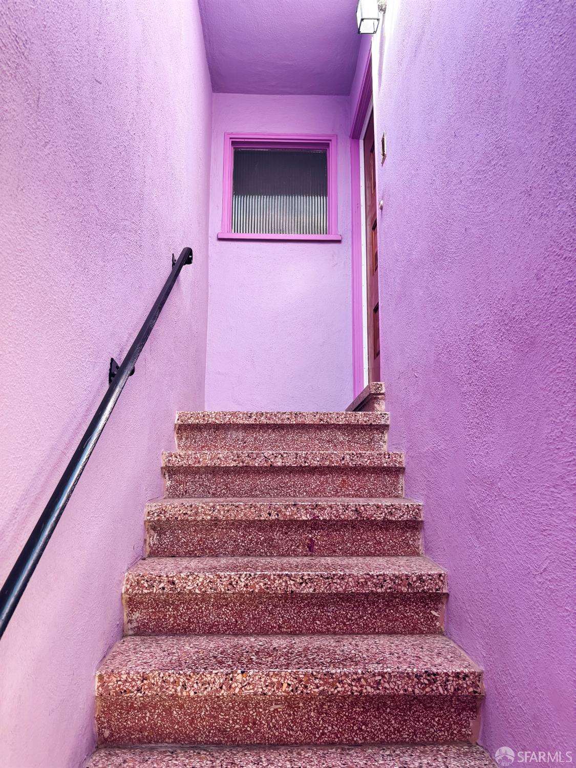 Detail Gallery Image 5 of 13 For 44 Gillette Ave, San Francisco,  CA 94134 - 3 Beds | 2 Baths