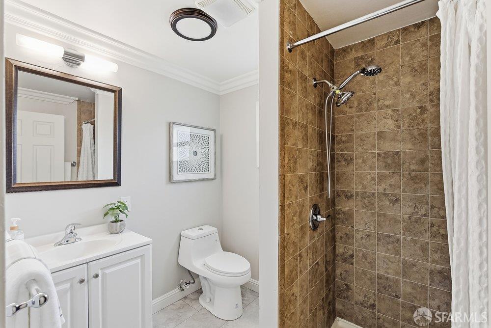 Detail Gallery Image 17 of 30 For 2040 Crosby Ave, Oakland,  CA 94601 - 4 Beds | 2 Baths