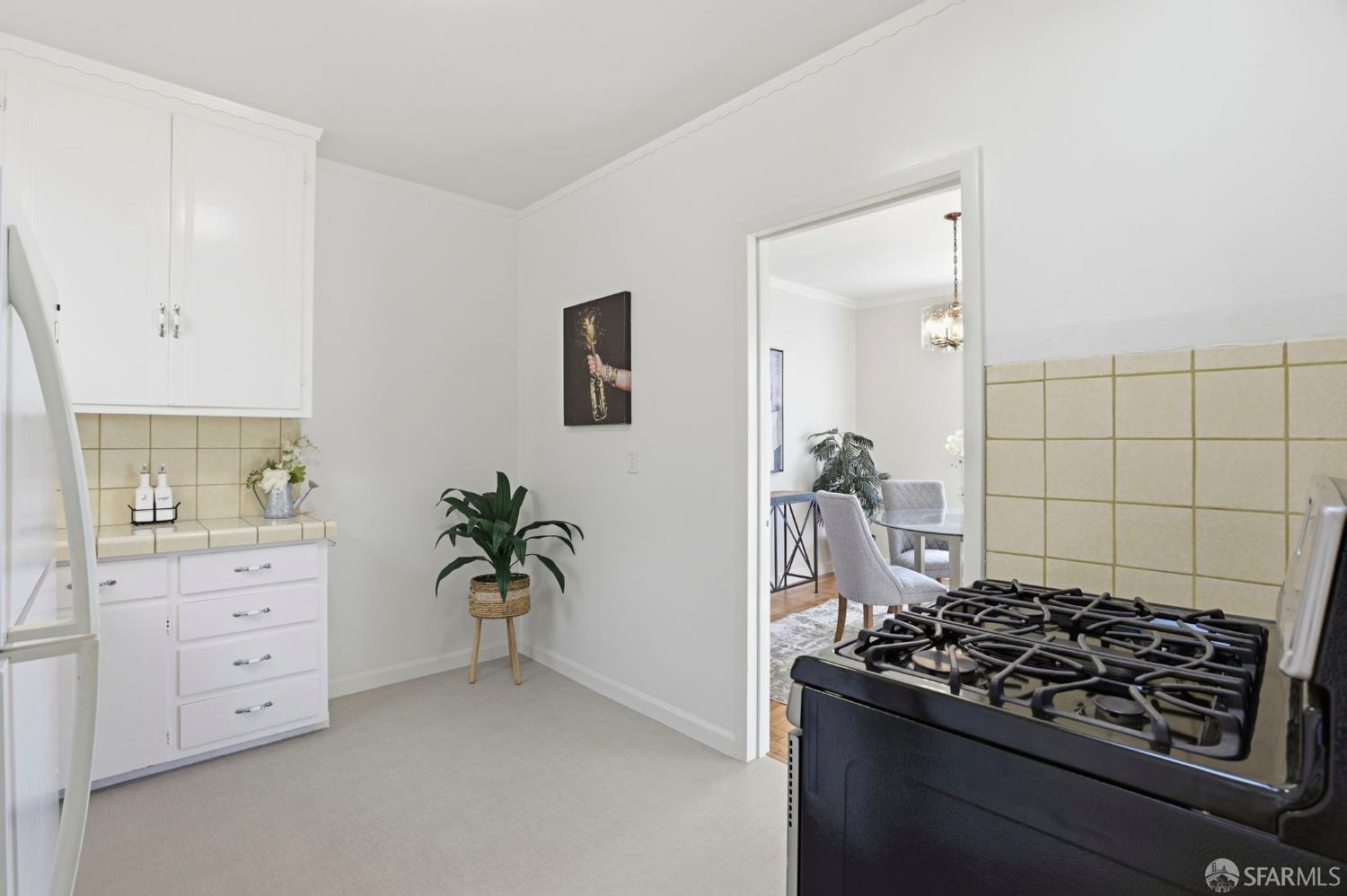 Detail Gallery Image 9 of 38 For 2442 44th Ave, San Francisco,  CA 94116 - 2 Beds | 1 Baths