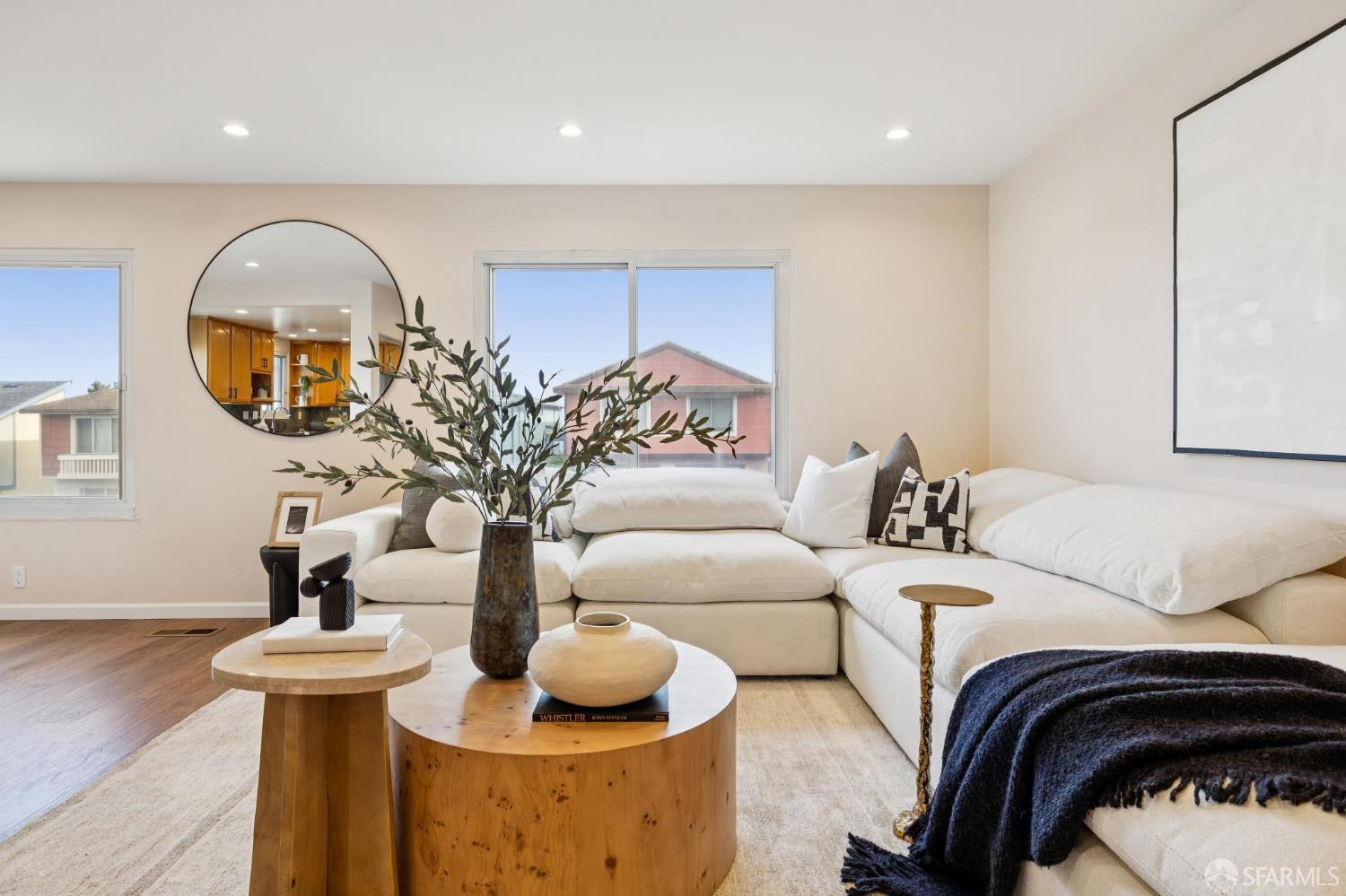 Detail Gallery Image 10 of 57 For 257 Hampshire Ct, Daly City,  CA 94015 - 5 Beds | 4 Baths