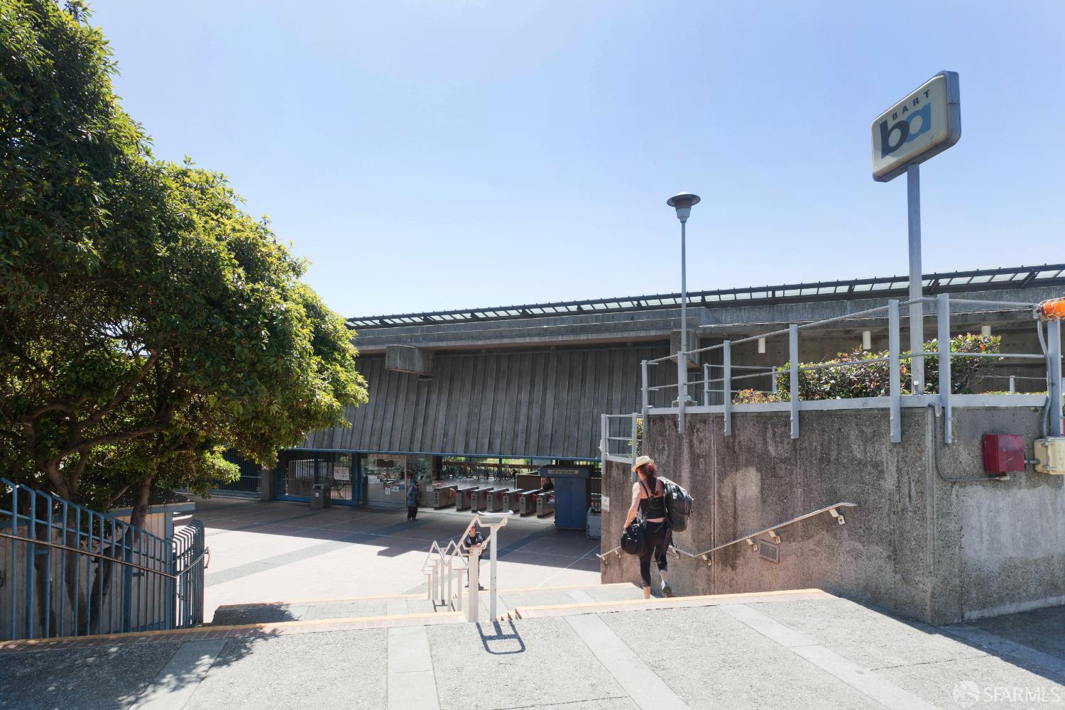 Detail Gallery Image 78 of 90 For 566 Mangels Ave, San Francisco,  CA 94127 - 4 Beds | 3 Baths