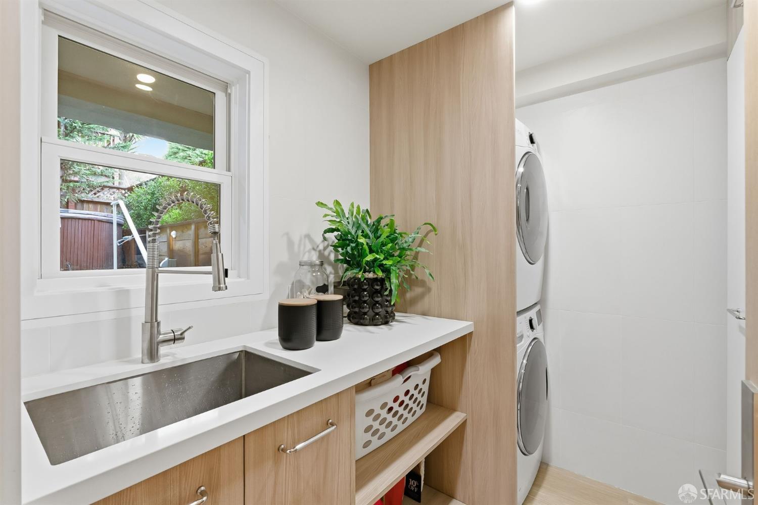 Detail Gallery Image 36 of 47 For Address Is Not Disclosed, San Francisco,  CA 94114 - 2 Beds | 4 Baths