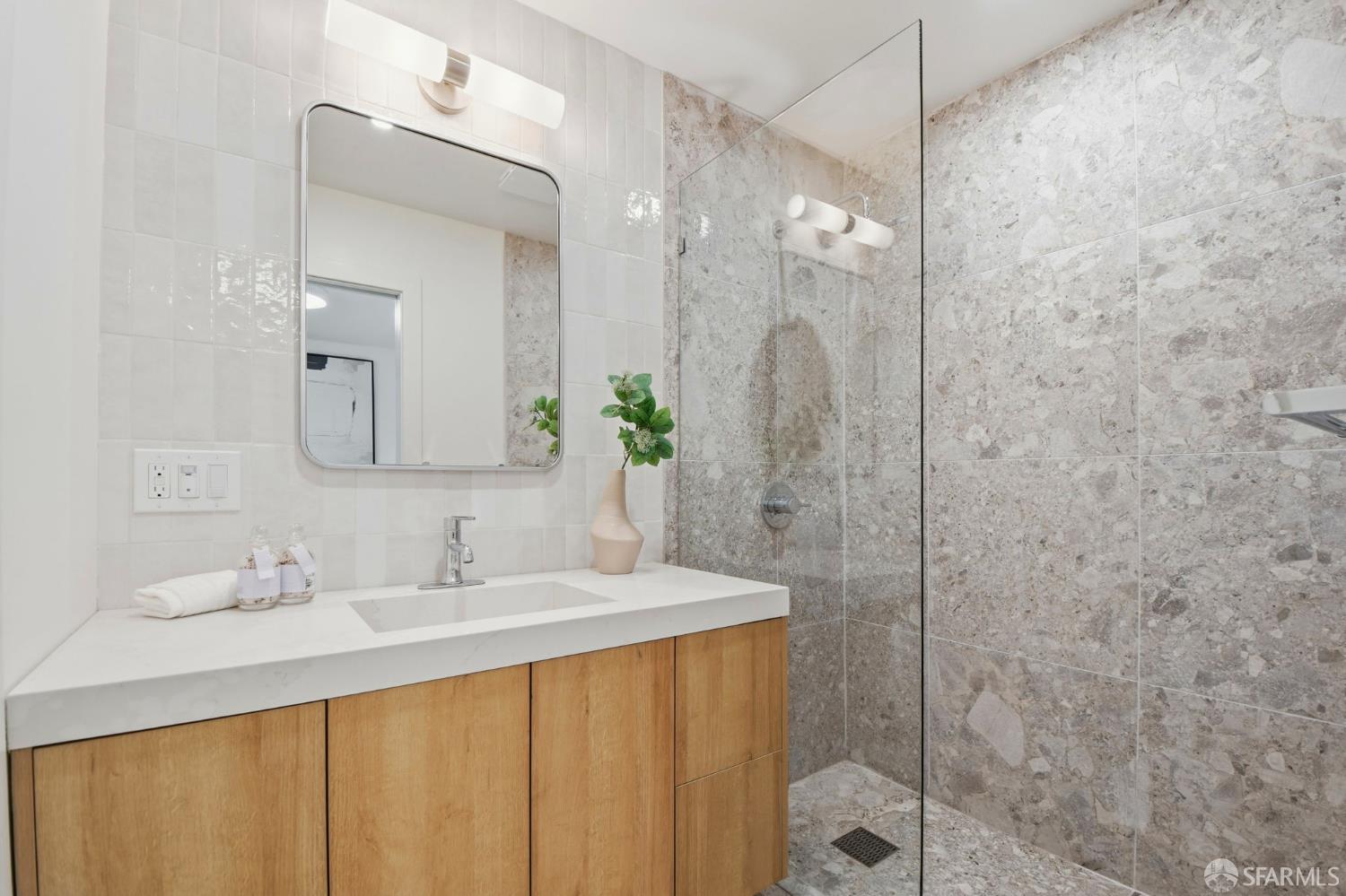 Detail Gallery Image 21 of 49 For 9 Clairview Ct, San Francisco,  CA 94131 - 4 Beds | 3 Baths