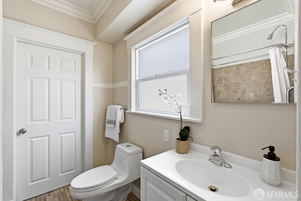 Detail Gallery Image 12 of 30 For 2040 Crosby Ave, Oakland,  CA 94601 - 4 Beds | 2 Baths