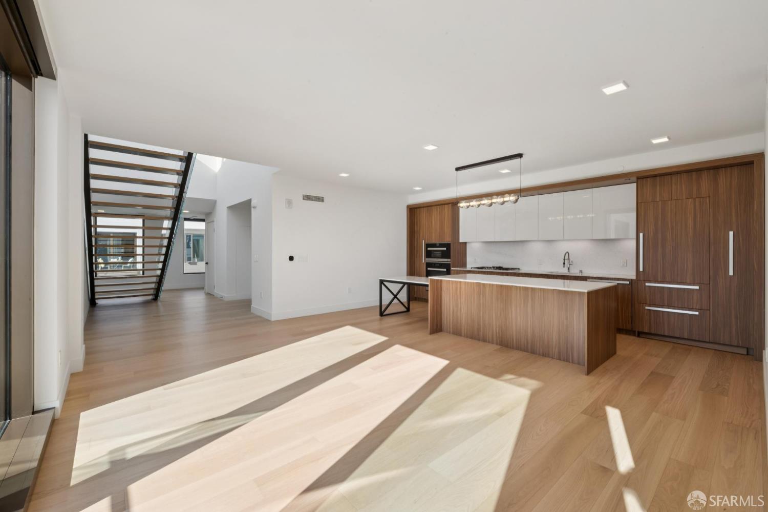 Photo #13: 425010610 Listing: Photo #13