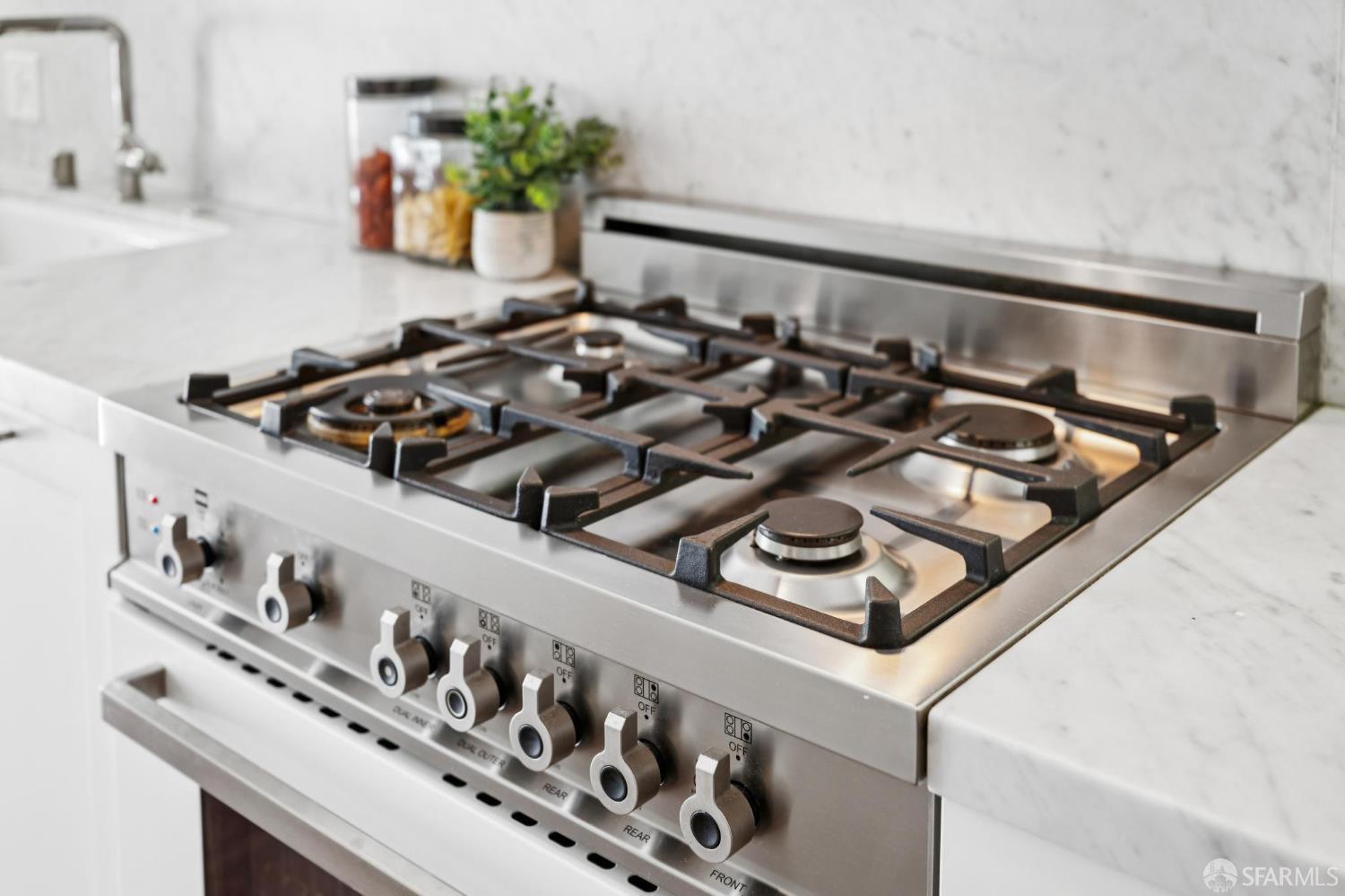 Detail Gallery Image 6 of 20 For 1645 Pacific Ave 6c,  San Francisco,  CA 94109 - 1 Beds | 1 Baths