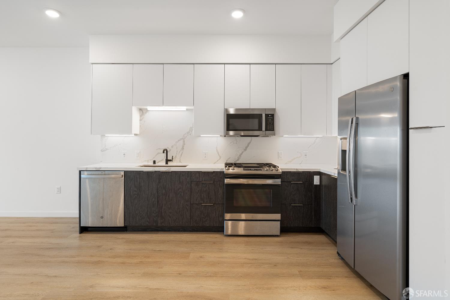 Detail Gallery Image 3 of 36 For 52 Sw Kirkwood Ave #414,  San Francisco,  CA 94124 - 1 Beds | 1 Baths