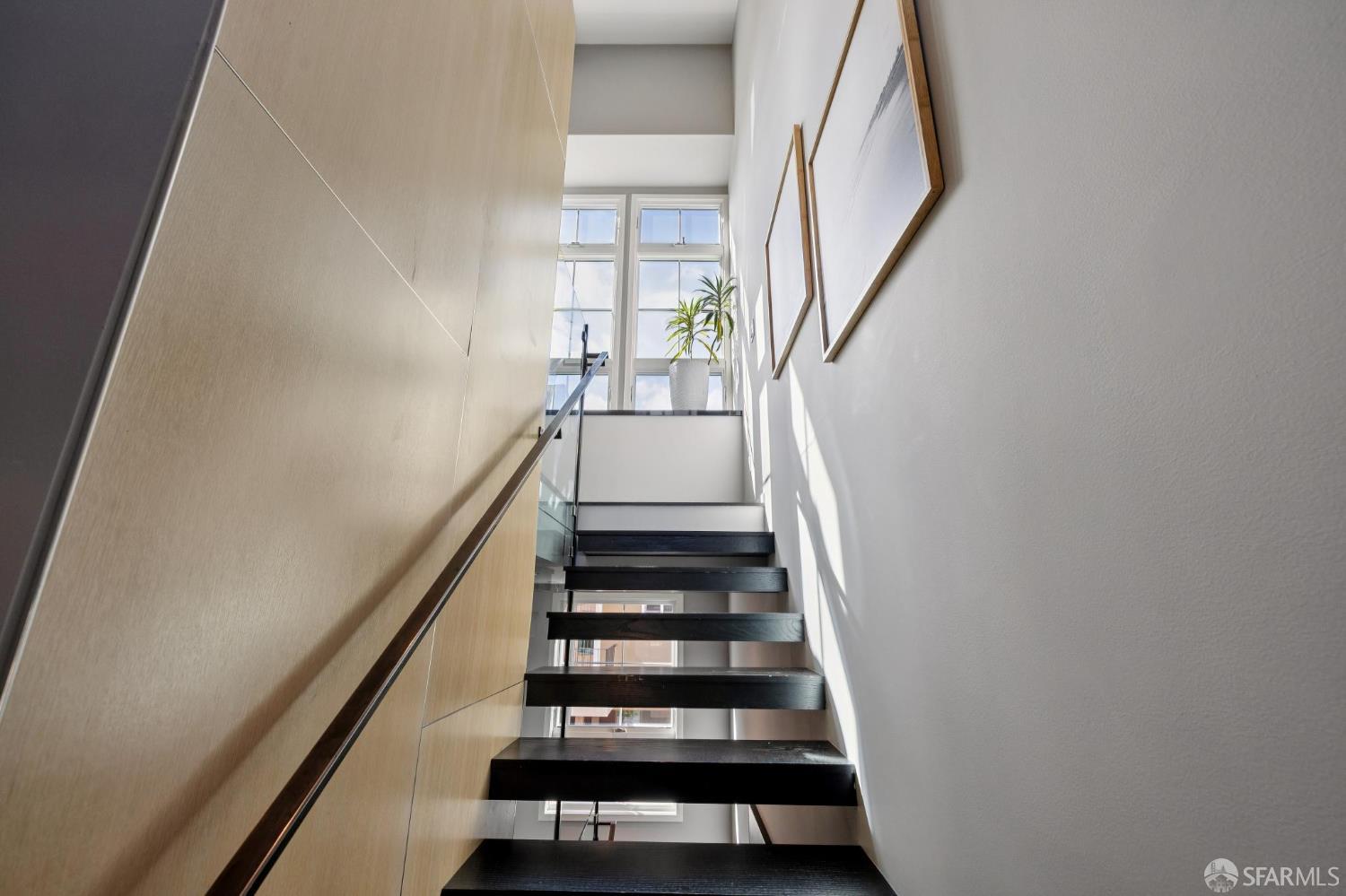 Detail Gallery Image 7 of 45 For 1536 Cherry St #B,  San Carlos,  CA 94070 - 3 Beds | 2/1 Baths