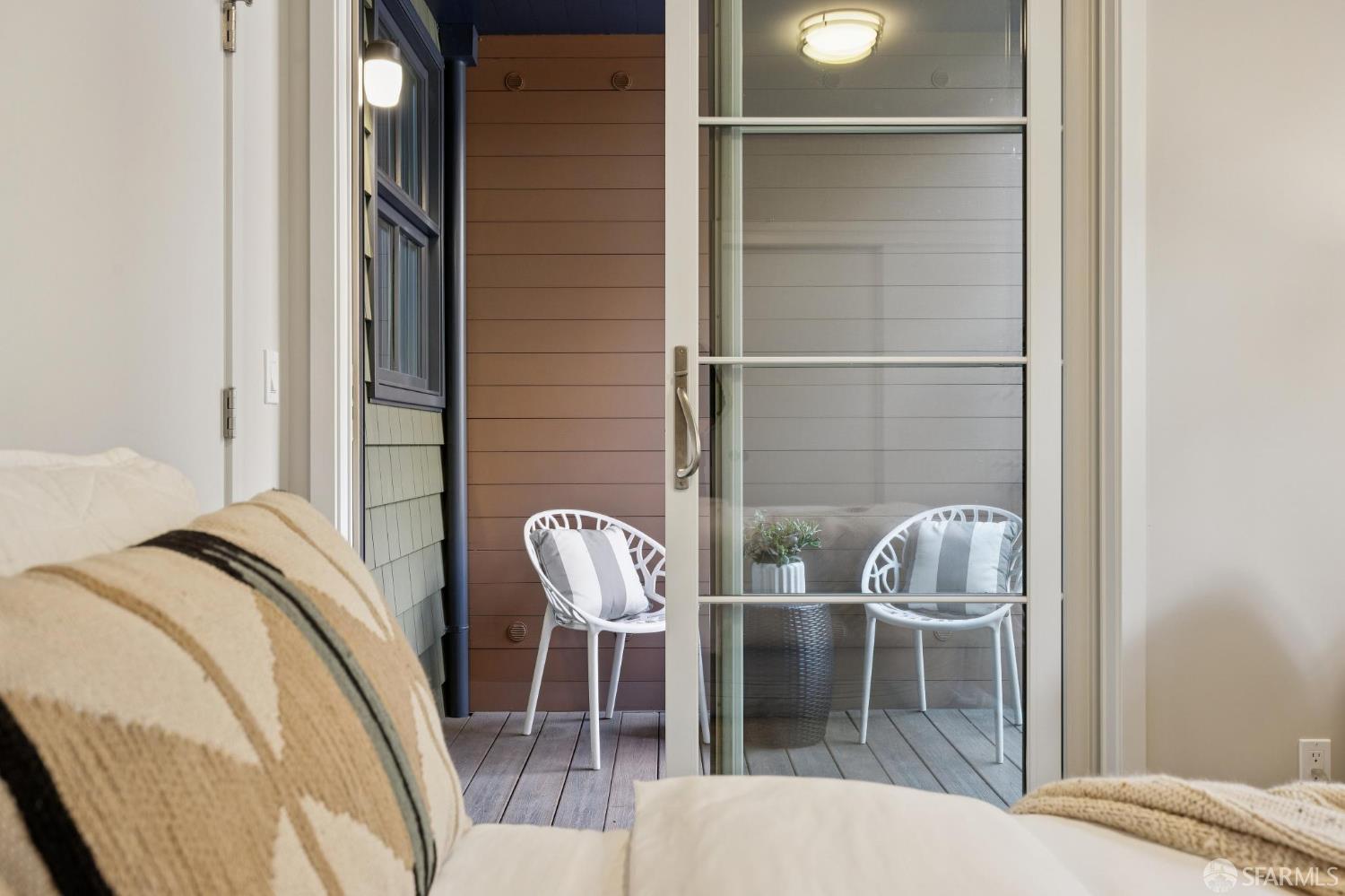 Detail Gallery Image 37 of 45 For 1536 Cherry St #B,  San Carlos,  CA 94070 - 3 Beds | 2/1 Baths