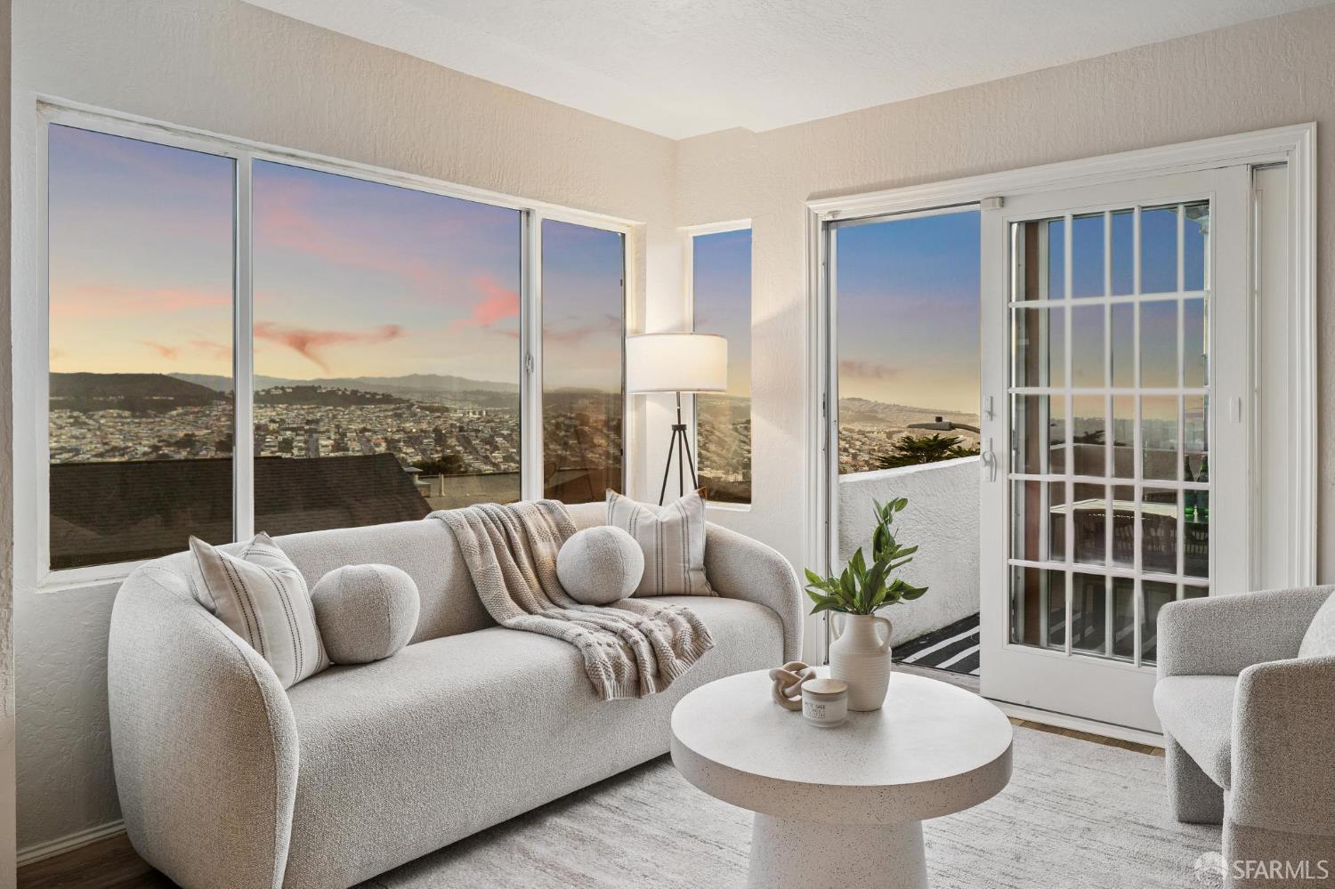 Detail Gallery Image 11 of 83 For 221 Cresta Vista Dr, San Francisco,  CA 94127 - 4 Beds | 3 Baths