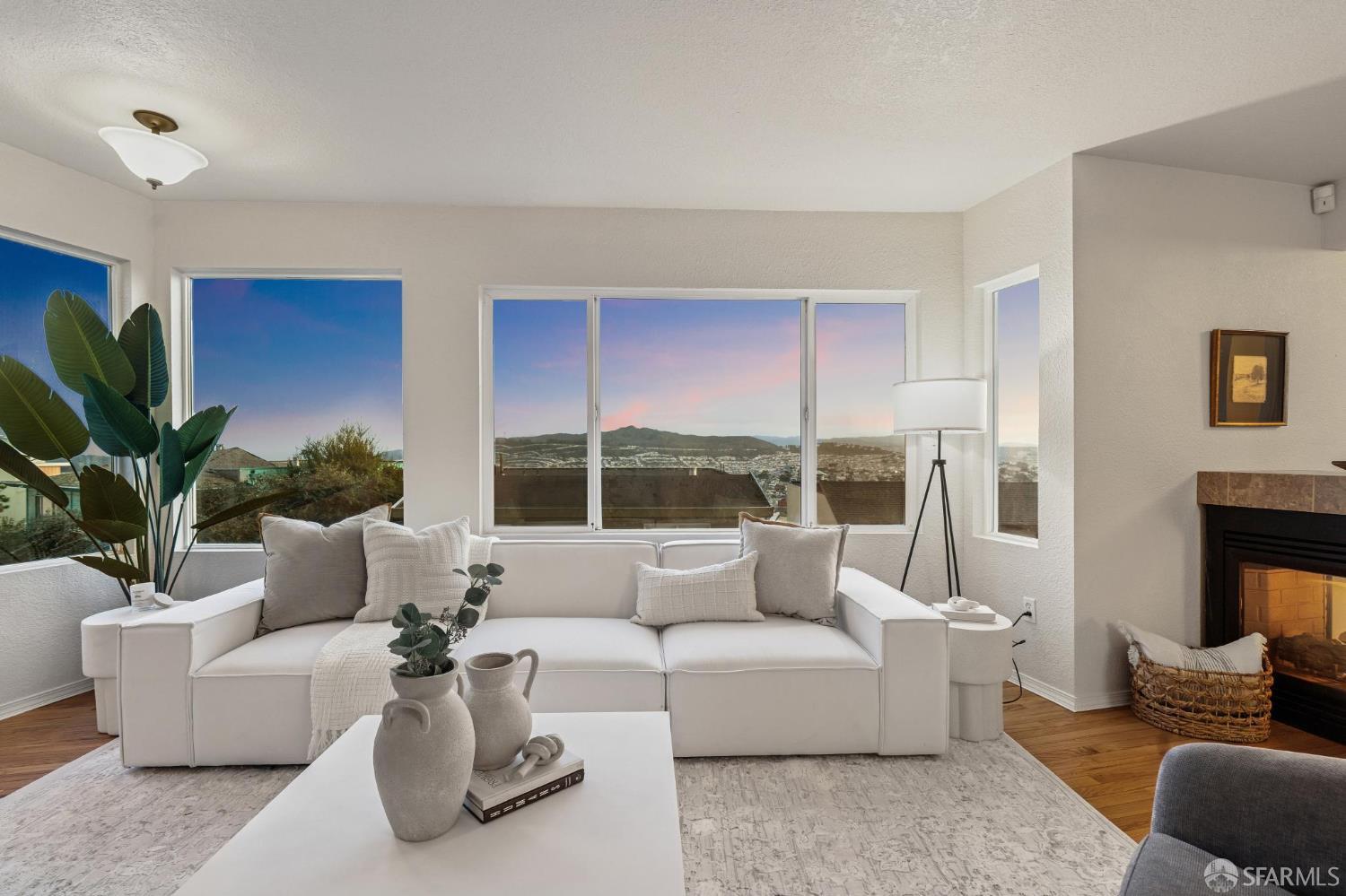 Detail Gallery Image 7 of 83 For 221 Cresta Vista Dr, San Francisco,  CA 94127 - 4 Beds | 3 Baths