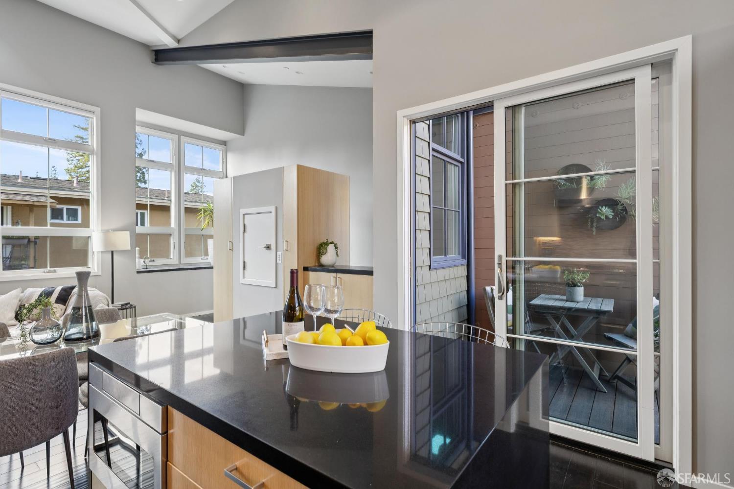 Detail Gallery Image 20 of 45 For 1536 Cherry St #B,  San Carlos,  CA 94070 - 3 Beds | 2/1 Baths