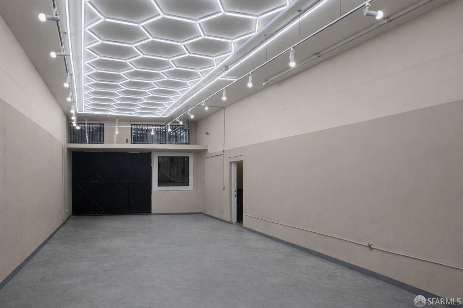 Detail Gallery Image 2 of 4 For 2501 14th Ave, Oakland,  CA 94606 - – Beds | – Baths