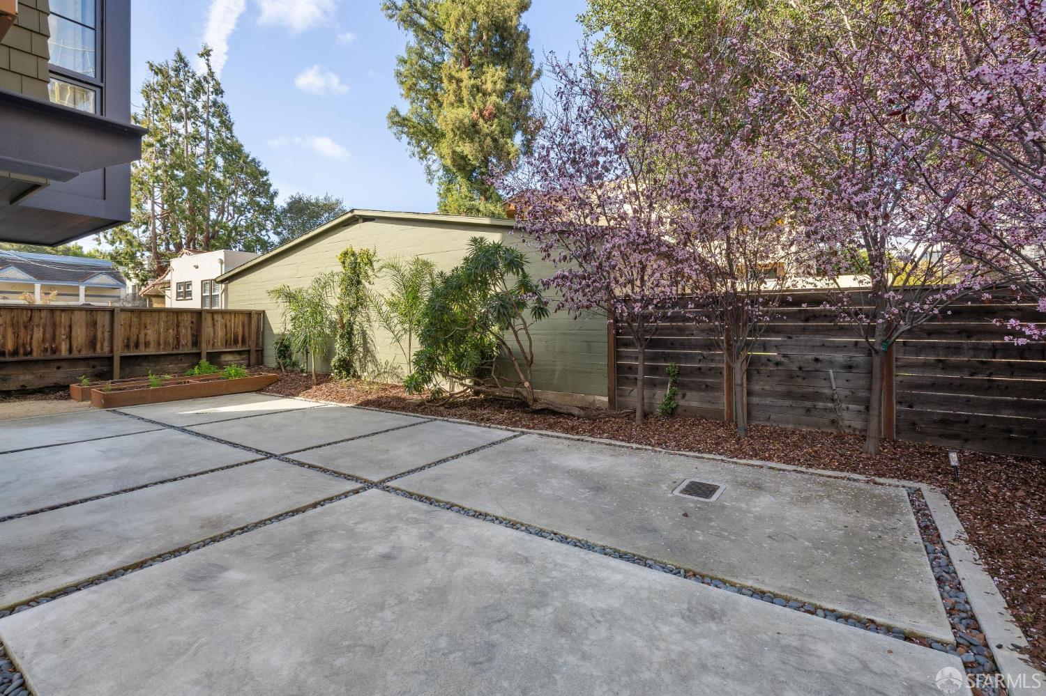 Detail Gallery Image 44 of 45 For 1536 Cherry St #B,  San Carlos,  CA 94070 - 3 Beds | 2/1 Baths