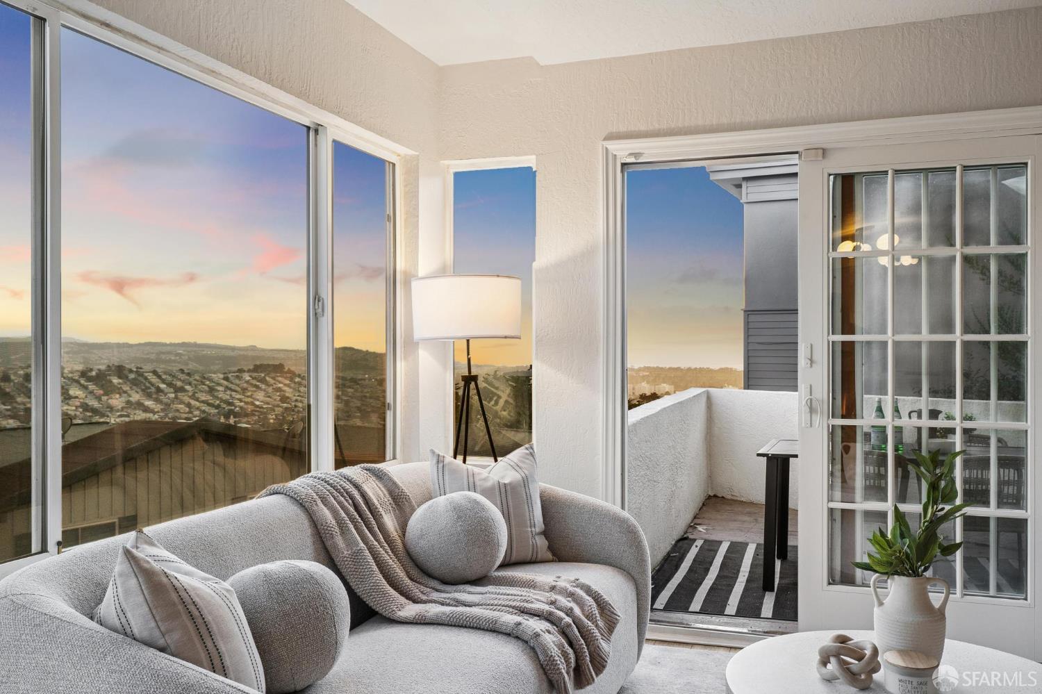 Detail Gallery Image 10 of 83 For 221 Cresta Vista Dr, San Francisco,  CA 94127 - 4 Beds | 3 Baths