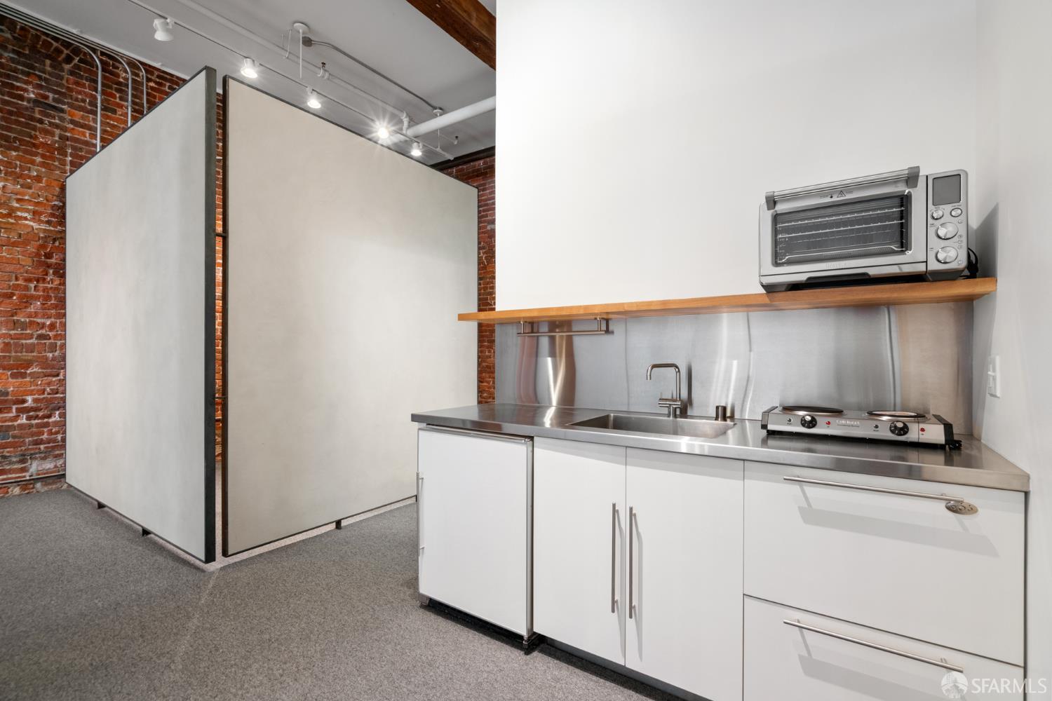 Detail Gallery Image 7 of 19 For 720 York St #113,  San Francisco,  CA 94110 - – Beds | – Baths