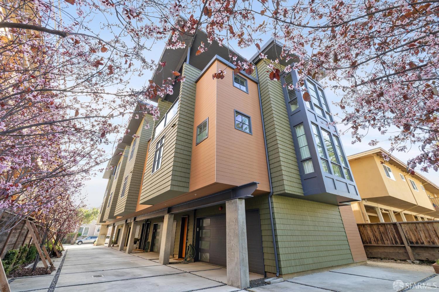 Detail Gallery Image 5 of 45 For 1536 Cherry St #B,  San Carlos,  CA 94070 - 3 Beds | 2/1 Baths