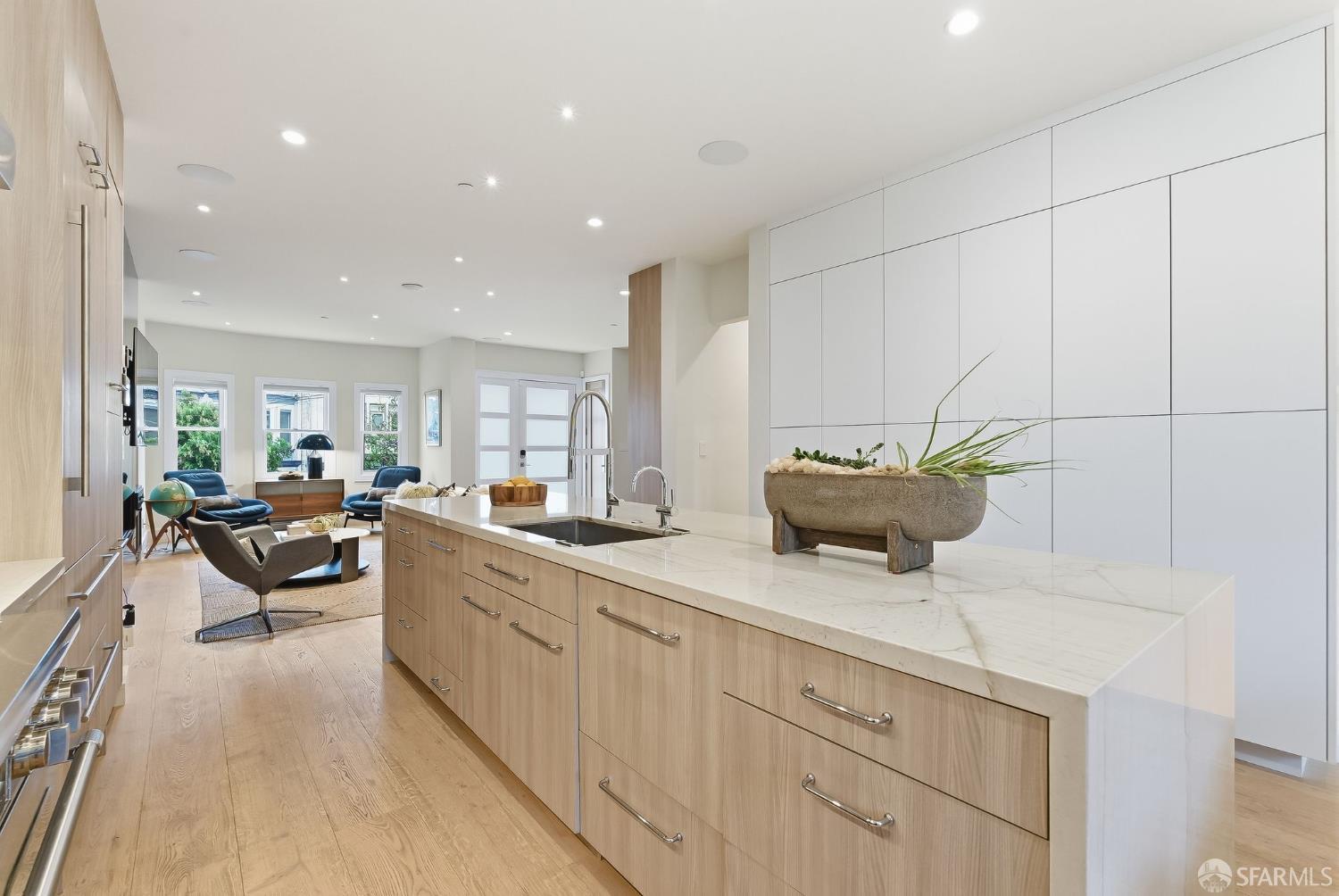 Detail Gallery Image 7 of 47 For Address Is Not Disclosed, San Francisco,  CA 94114 - 2 Beds | 4 Baths