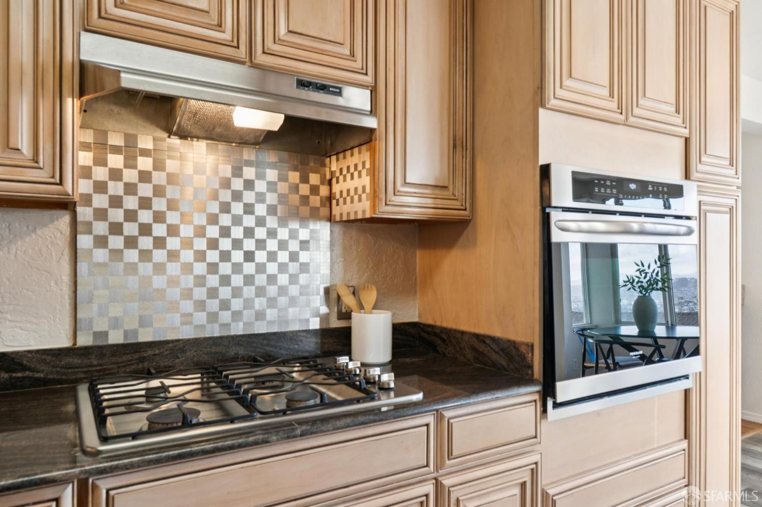 Detail Gallery Image 35 of 83 For 221 Cresta Vista Dr, San Francisco,  CA 94127 - 4 Beds | 3 Baths