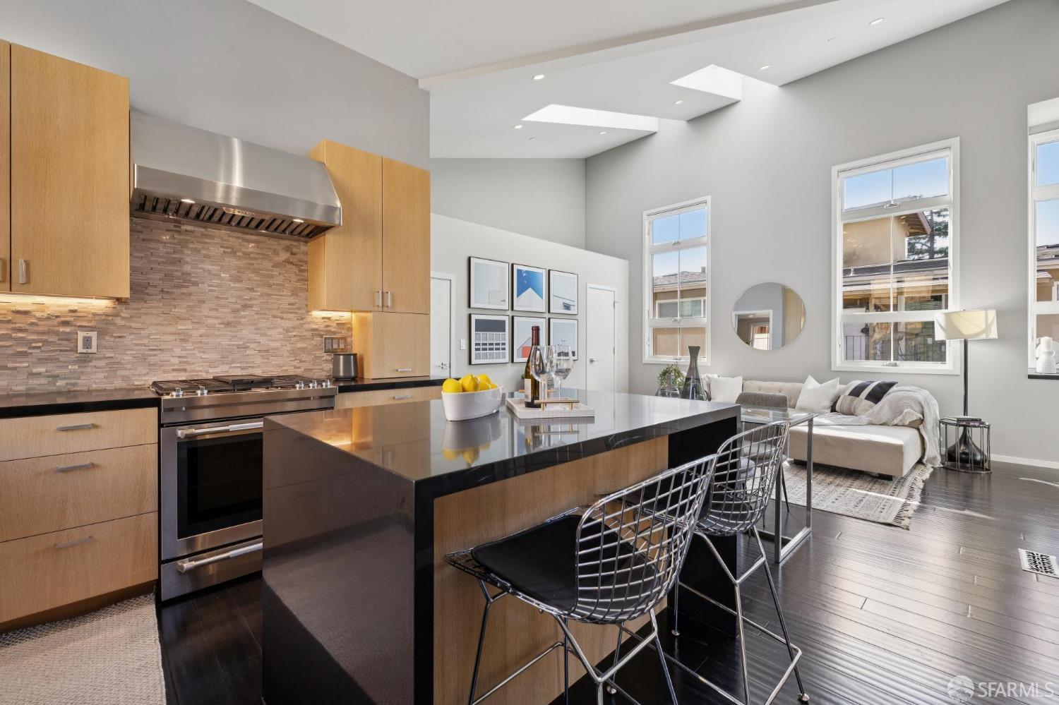 Detail Gallery Image 16 of 45 For 1536 Cherry St #B,  San Carlos,  CA 94070 - 3 Beds | 2/1 Baths