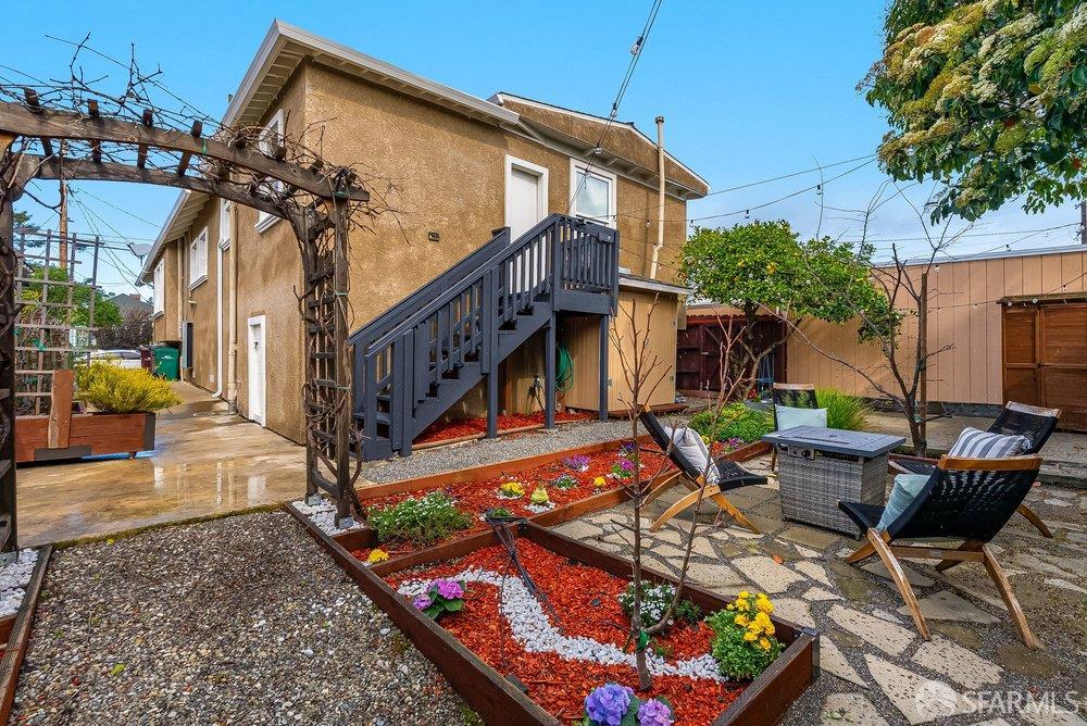 Detail Gallery Image 28 of 30 For 2040 Crosby Ave, Oakland,  CA 94601 - 4 Beds | 2 Baths