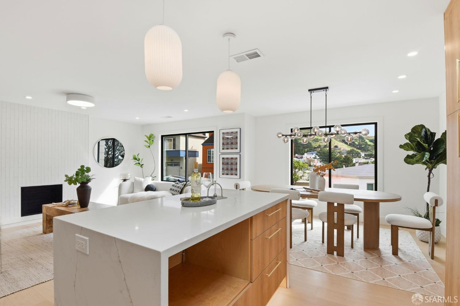 Detail Gallery Image 8 of 49 For 9 Clairview Ct, San Francisco,  CA 94131 - 4 Beds | 3 Baths