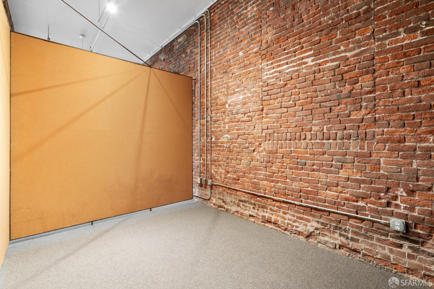 Detail Gallery Image 9 of 19 For 720 York St #113,  San Francisco,  CA 94110 - – Beds | – Baths