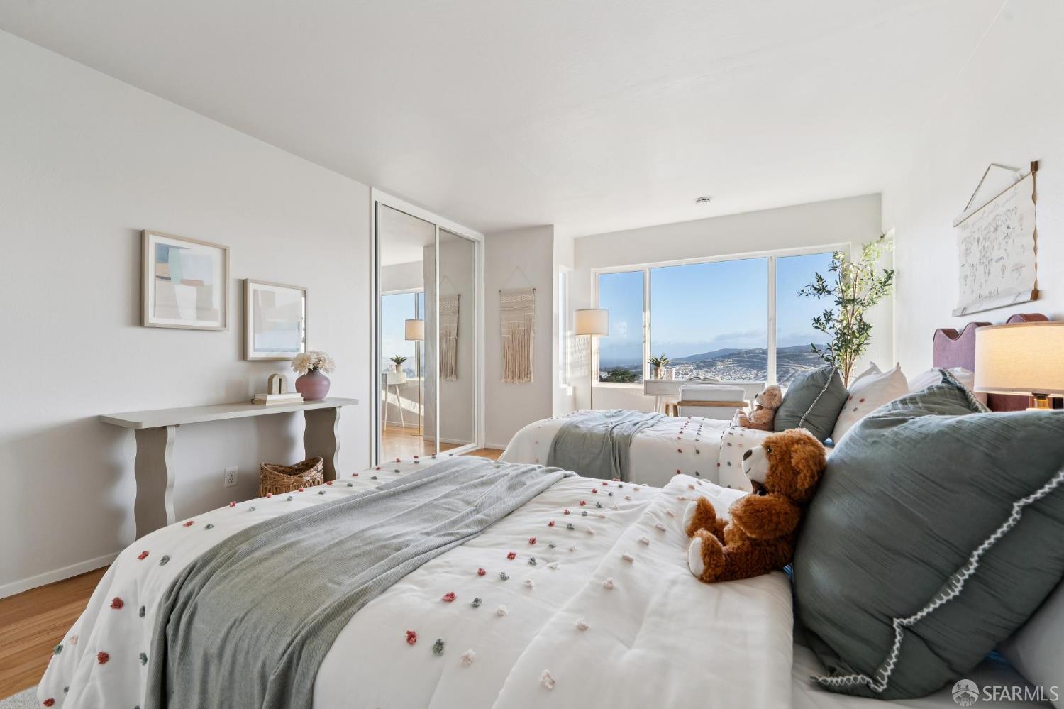 Detail Gallery Image 48 of 83 For 221 Cresta Vista Dr, San Francisco,  CA 94127 - 4 Beds | 3 Baths