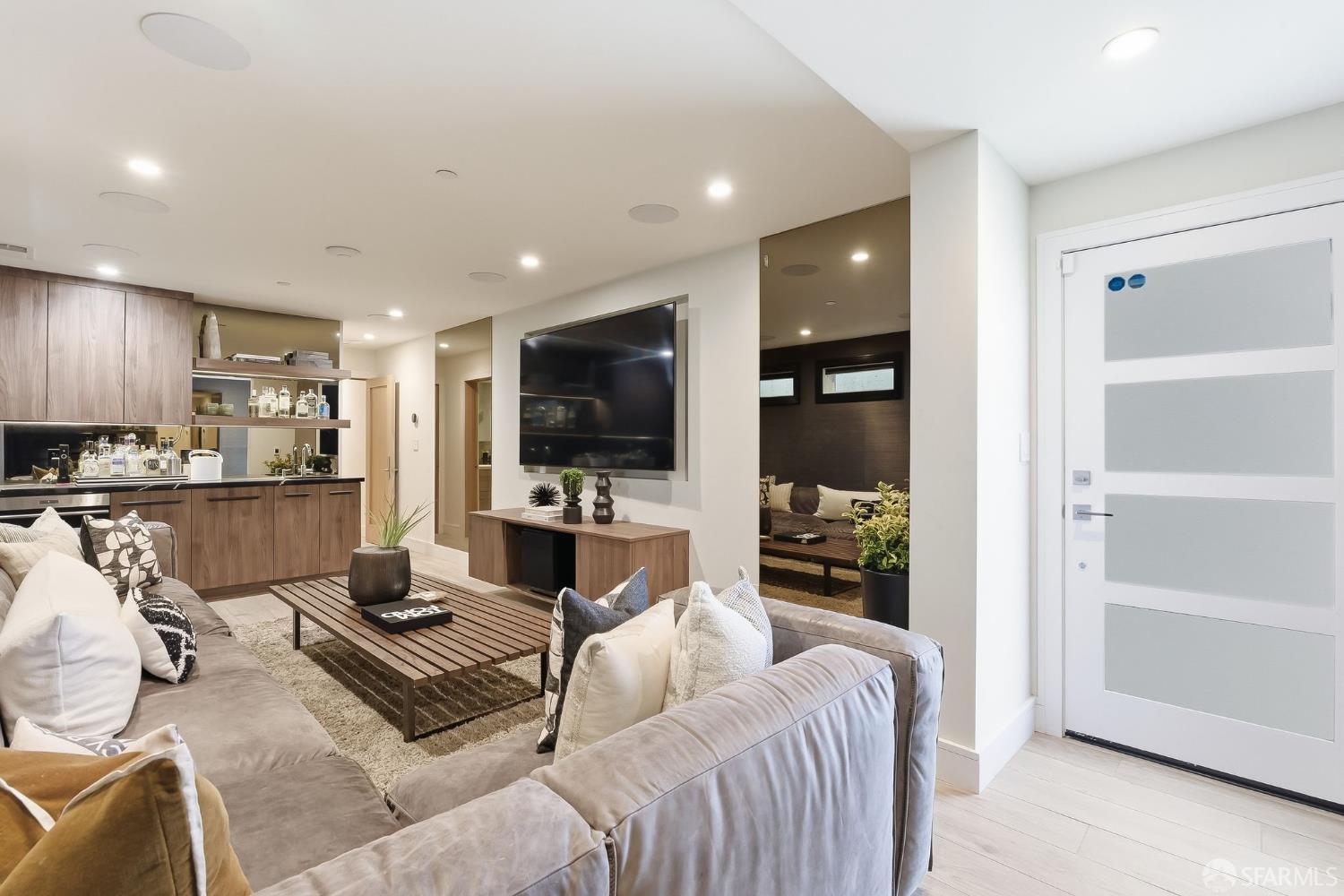 Detail Gallery Image 33 of 47 For Address Is Not Disclosed, San Francisco,  CA 94114 - 2 Beds | 4 Baths