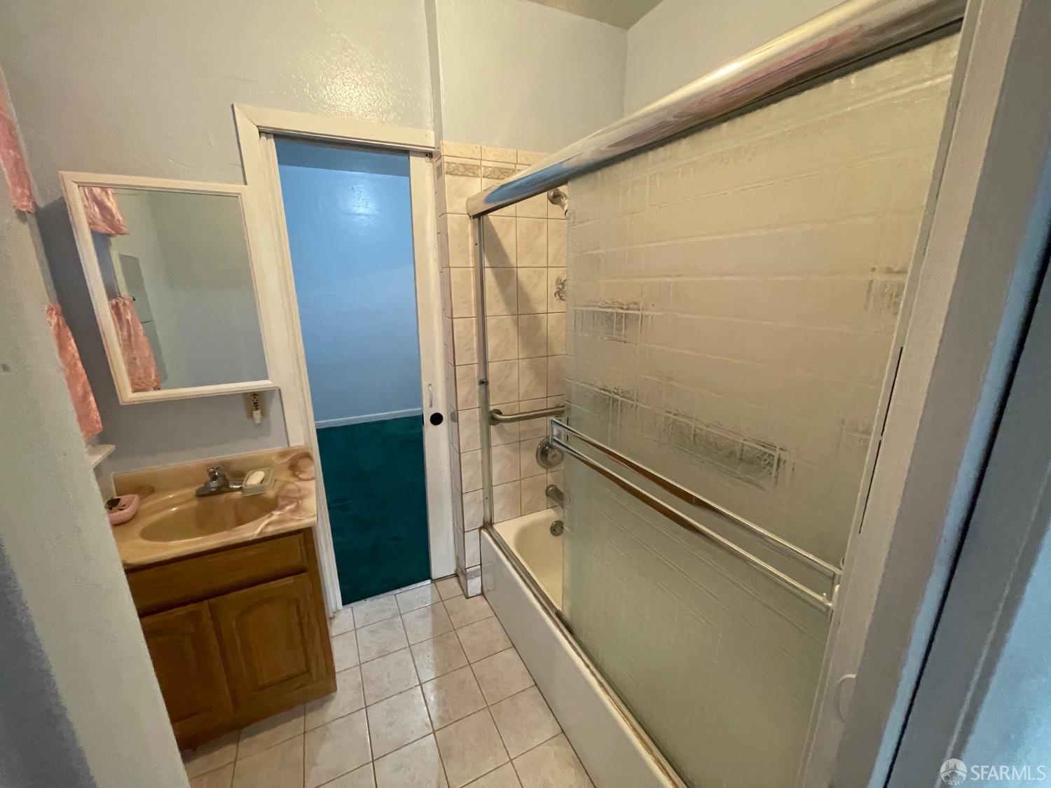 Detail Gallery Image 10 of 16 For 62 Bepler St, Daly City,  CA 94014 - 2 Beds | 1/1 Baths