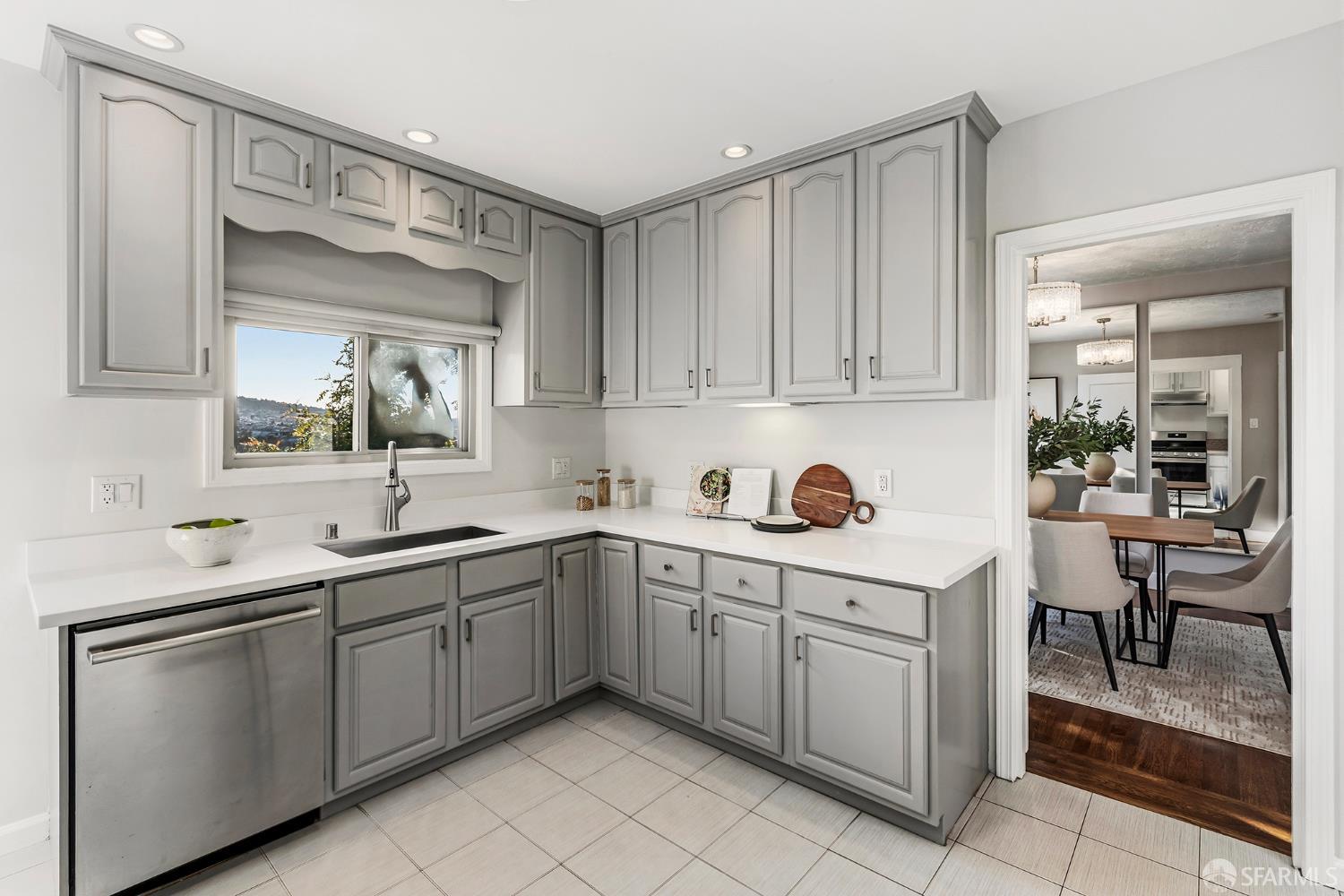 Detail Gallery Image 14 of 44 For 724 Excelsior Ave, San Francisco,  CA 94112 - 2 Beds | 2 Baths