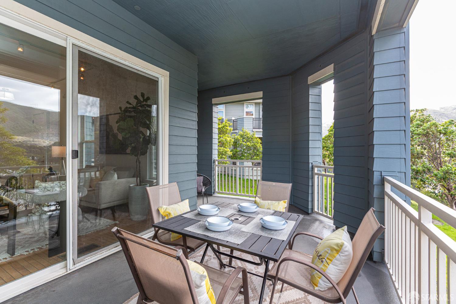 Detail Gallery Image 7 of 50 For 141 Kestrel Ct, Brisbane,  CA 94005 - 2 Beds | 2 Baths