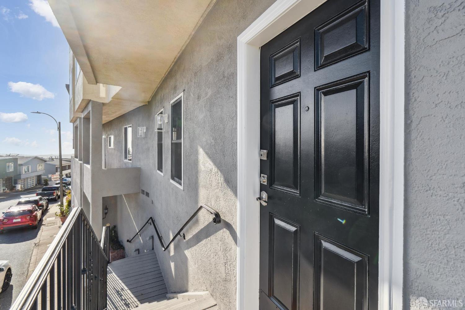 Detail Gallery Image 22 of 83 For 221 Cresta Vista Dr, San Francisco,  CA 94127 - 4 Beds | 3 Baths