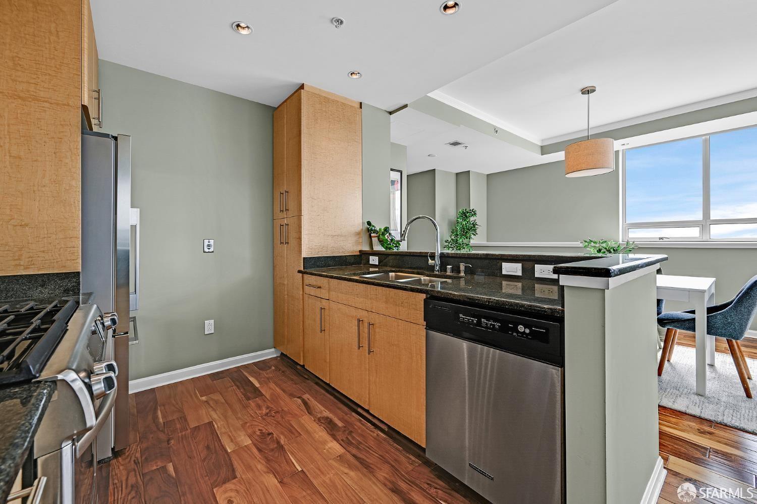 Detail Gallery Image 12 of 31 For 400 Beale St #2006,  San Francisco,  CA 94105 - 2 Beds | 1/1 Baths