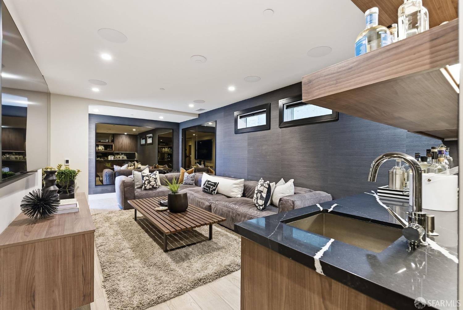 Detail Gallery Image 32 of 47 For Address Is Not Disclosed, San Francisco,  CA 94114 - 2 Beds | 4 Baths