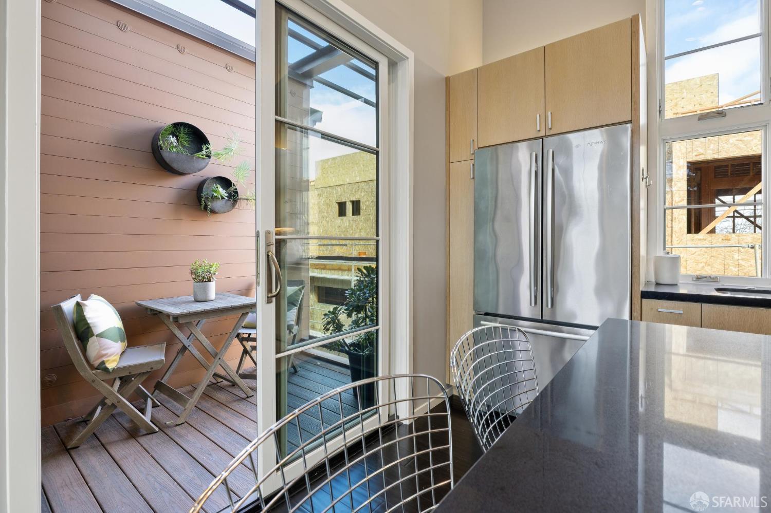 Detail Gallery Image 21 of 45 For 1536 Cherry St #B,  San Carlos,  CA 94070 - 3 Beds | 2/1 Baths