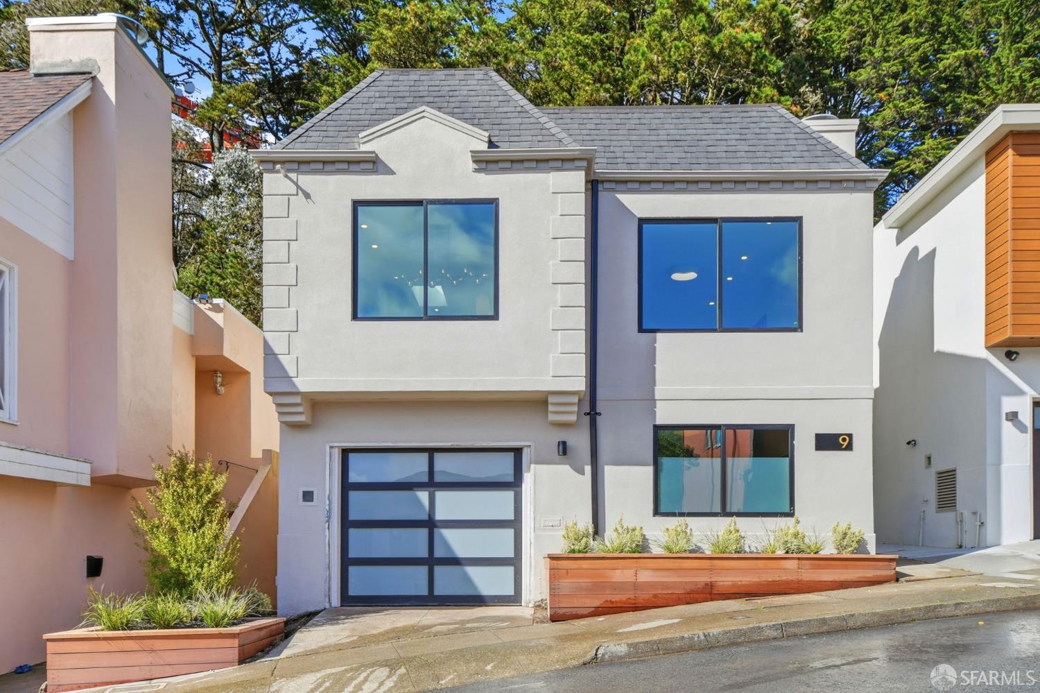 Detail Gallery Image 3 of 49 For 9 Clairview Ct, San Francisco,  CA 94131 - 4 Beds | 3 Baths